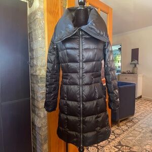 BCBGMAXAZRIA Long Black Puffer Coat with Pillow Collar Size M